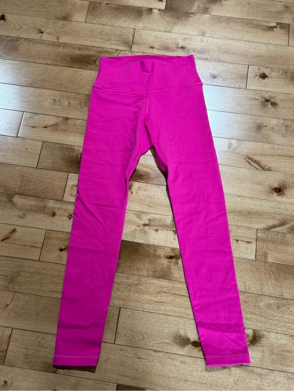 Aritzia Golden Life atmophere hot pink leggings